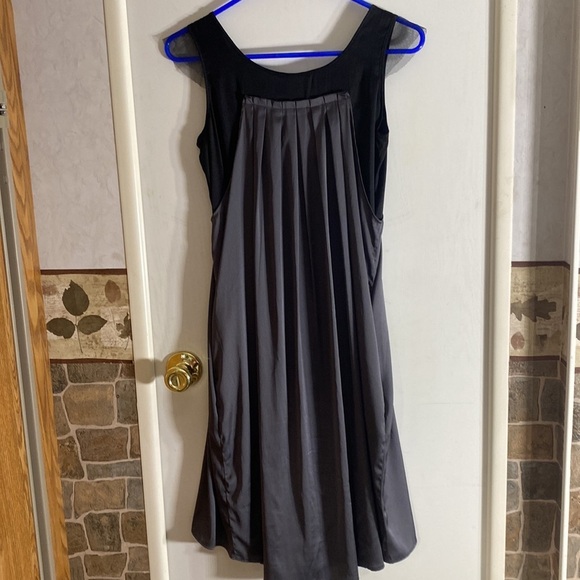 Simply Vera Wang Black Pleated Satin Gray Sheath Dress​​ - Picture 5 of 6